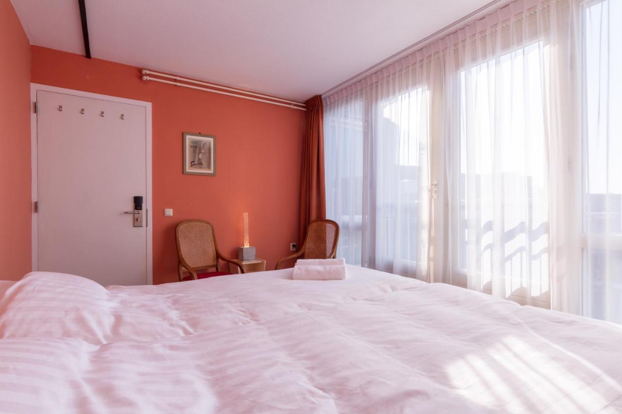 Pink Flamingo Boutique Hostel Гаага Экстерьер фото